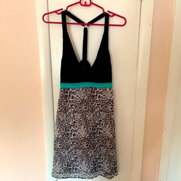 undefined Dresses & Skirts - Guess animal print chiffon dress